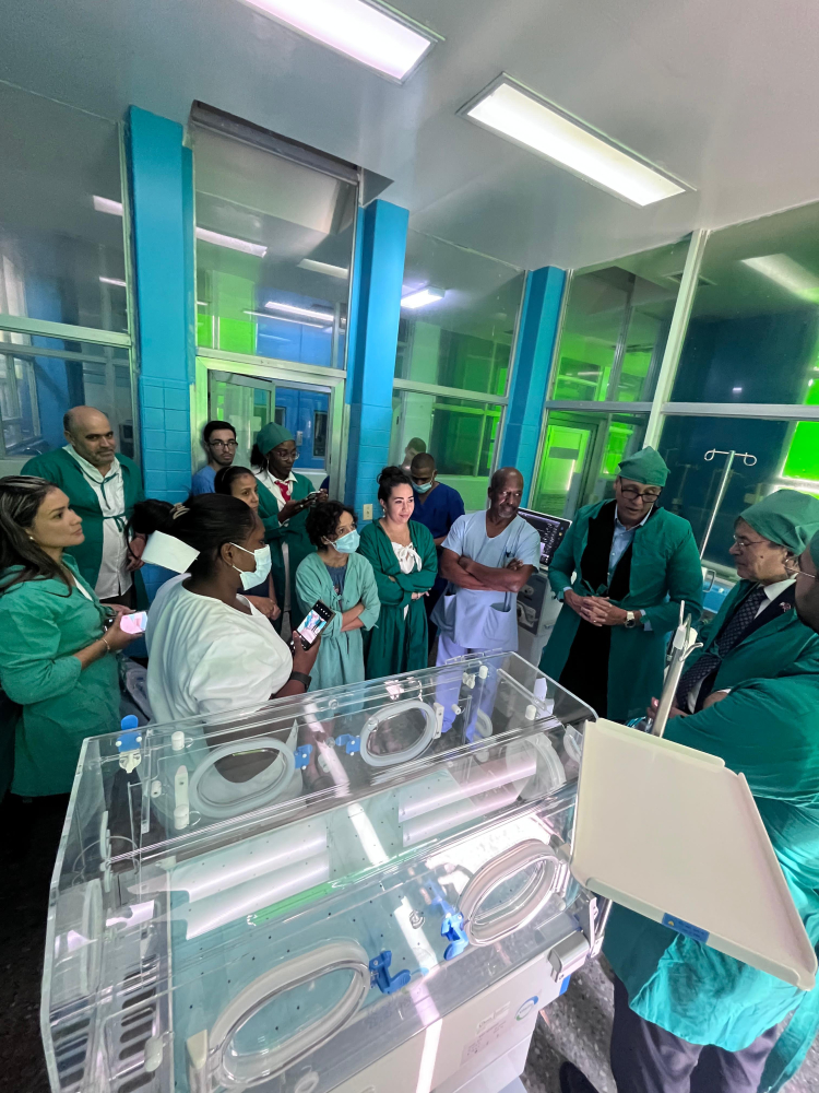 Küba'da bebekler 'Türkiye Yenidoğan Servisi'nde doğacak